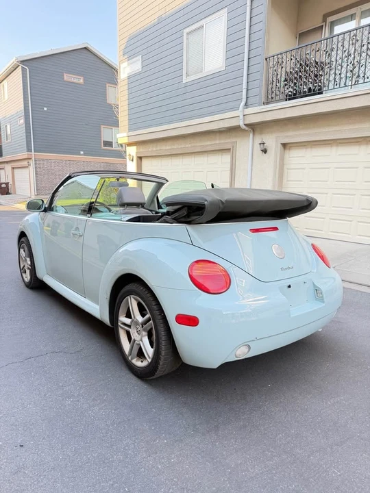 2005 Volkswagen New Beetle - Image 15 of 16