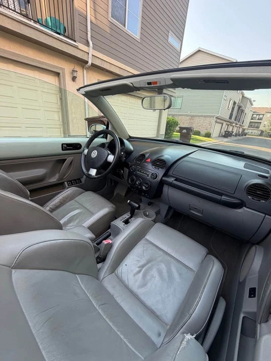 2005 Volkswagen New Beetle - Image 11 of 16