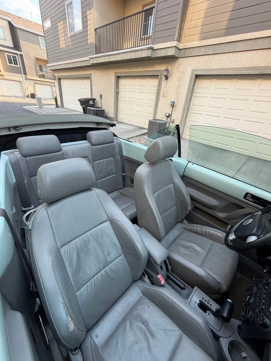 2005 Volkswagen New Beetle - Image 12 of 16