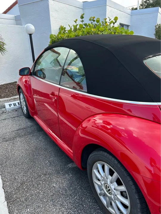 2005 Volkswagen New Beetle - Image 3 of 6