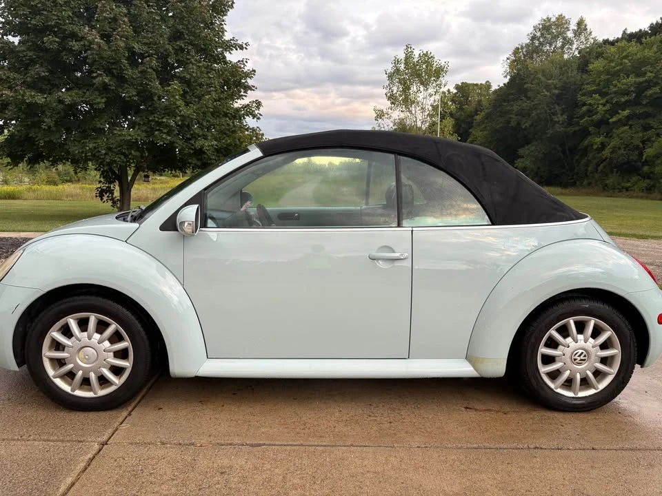 2005 Volkswagen New Beetle - Image 2 of 8