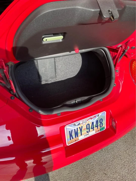 2005 Volkswagen New Beetle - Image 6 of 11