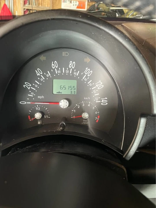 2005 Volkswagen New Beetle - Image 10 of 11