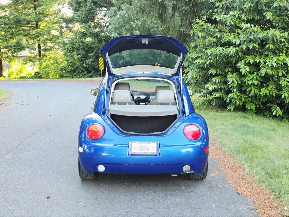 2005 Volkswagen New Beetle - Image 9 of 14