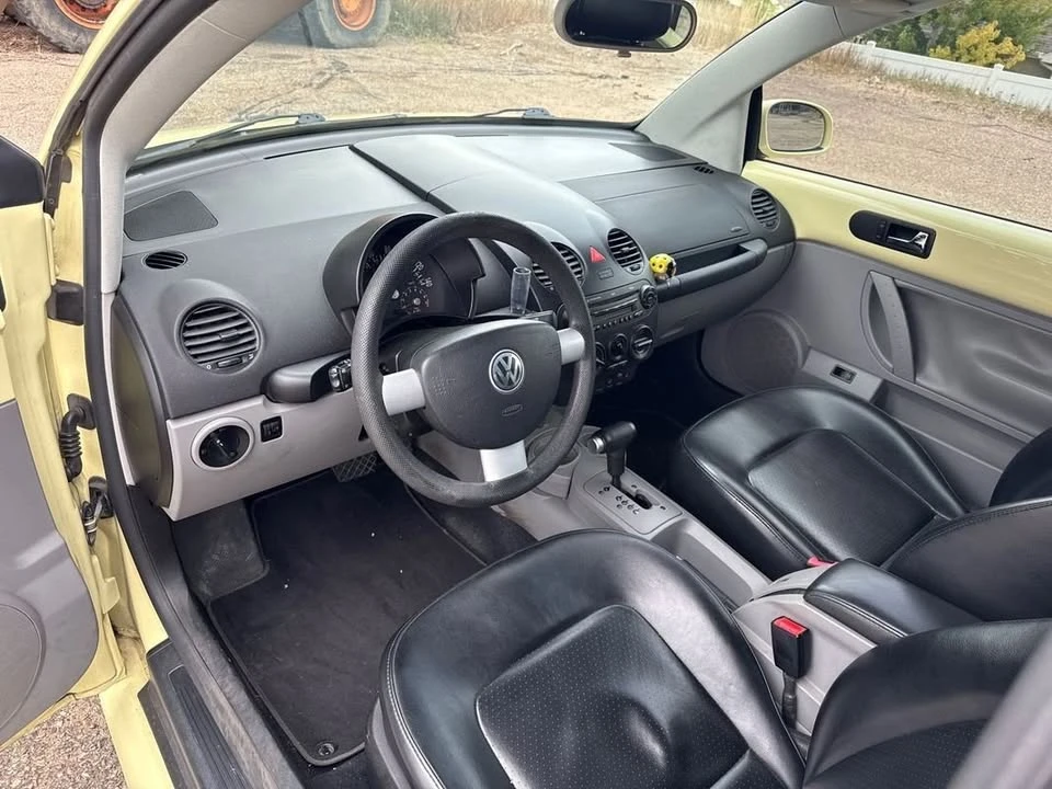 2005 Volkswagen New Beetle - Image 10 of 18