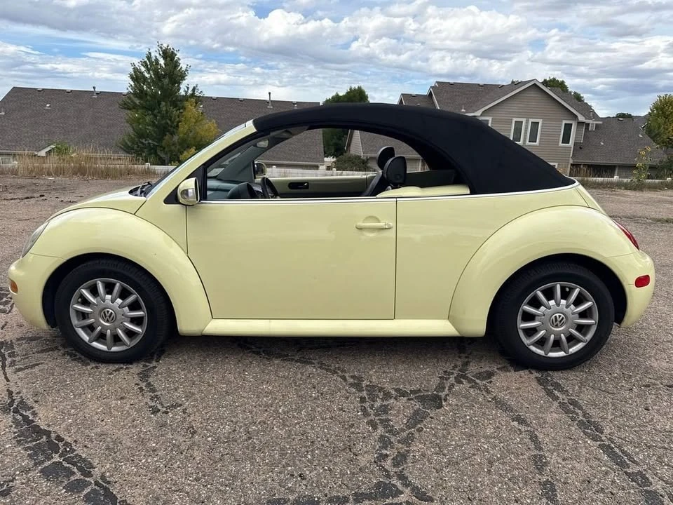 2005 Volkswagen New Beetle - Image 2 of 18