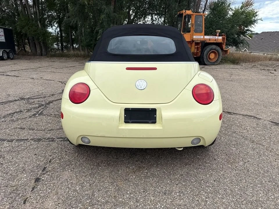2005 Volkswagen New Beetle - Image 3 of 18