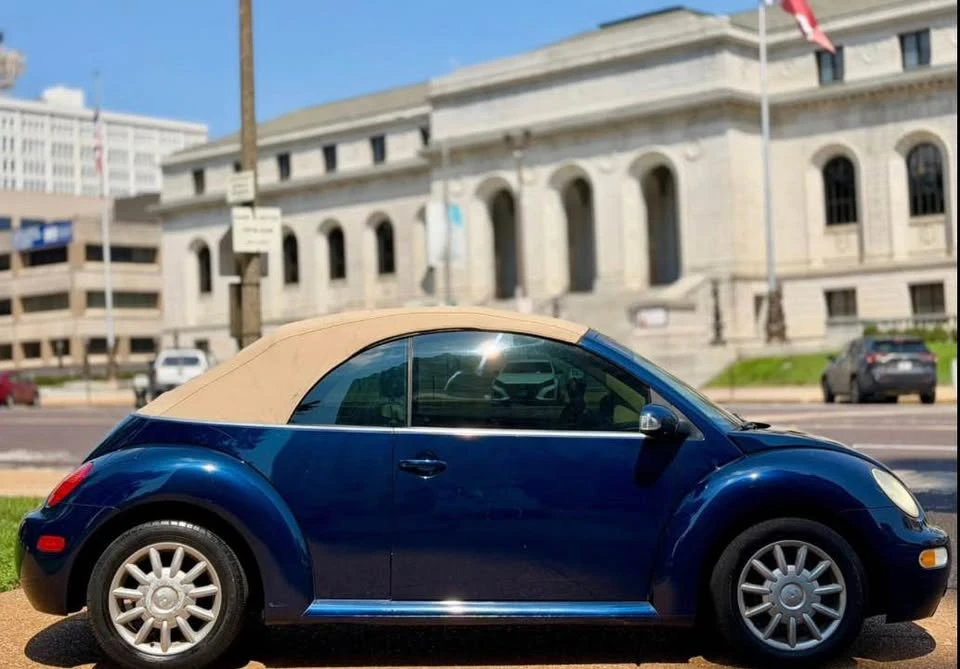 2005 Volkswagen New Beetle - Image 7 of 12