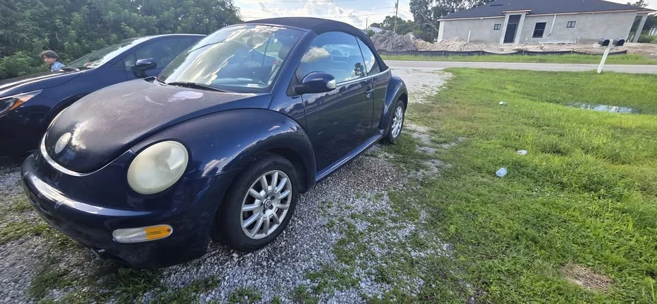 2005 Volkswagen New Beetle - Image 2 of 5