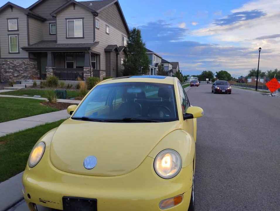 2005 Volkswagen New Beetle - Image 4 of 8