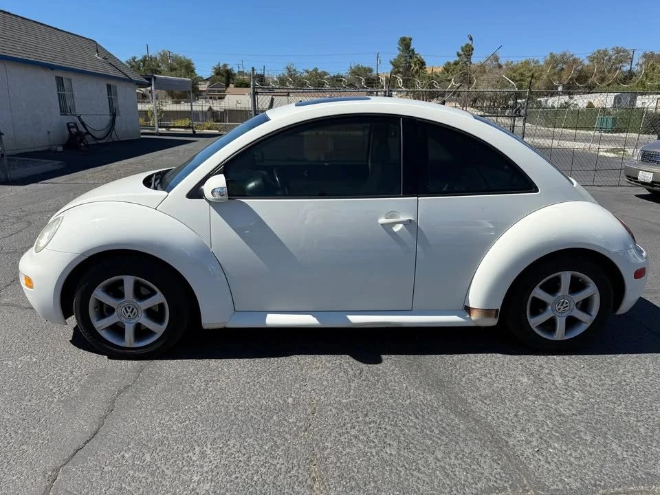 2005 Volkswagen New Beetle - Image 5 of 13