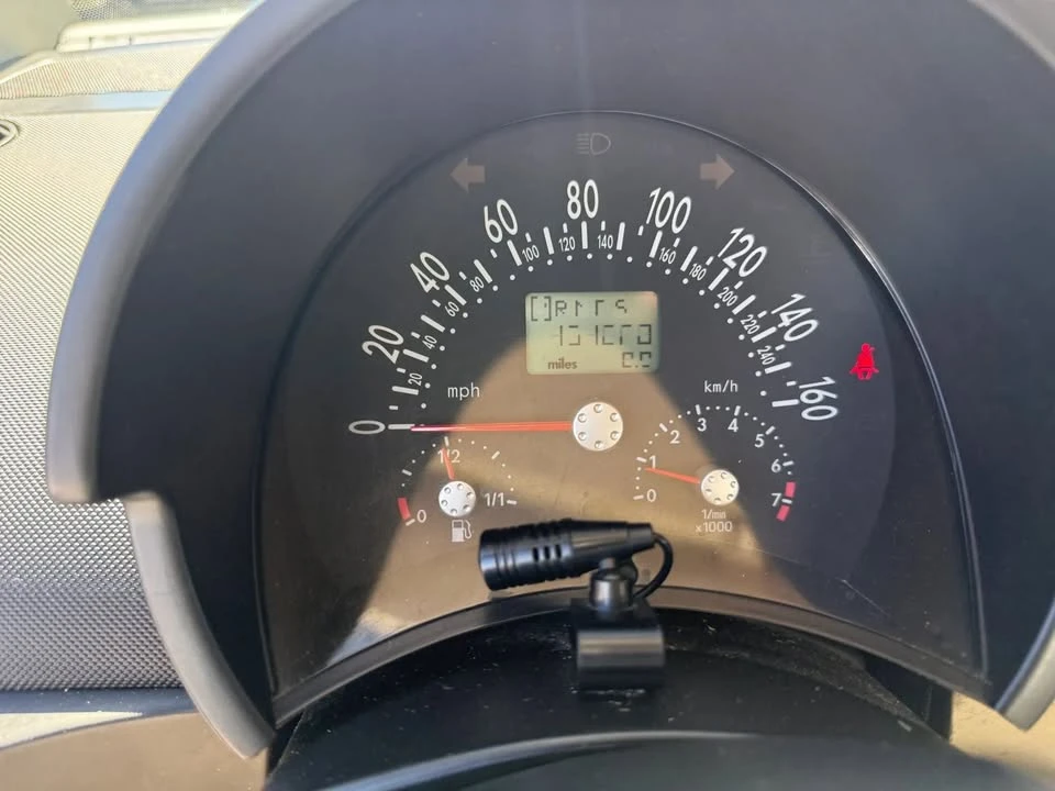 2005 Volkswagen New Beetle - Image 10 of 13