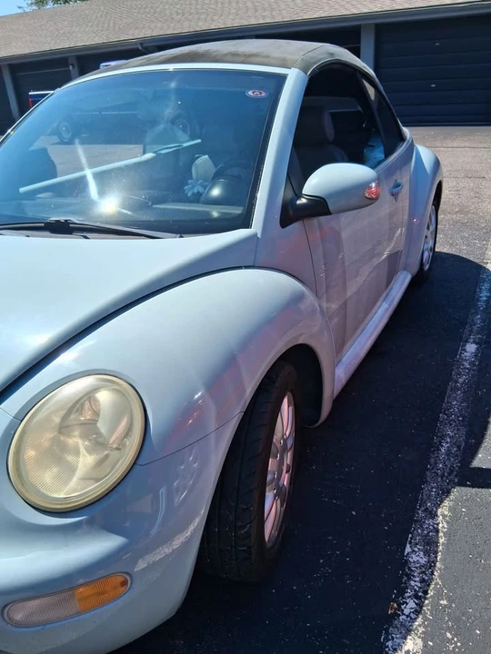 2005 Volkswagen New Beetle - Image 4 of 9