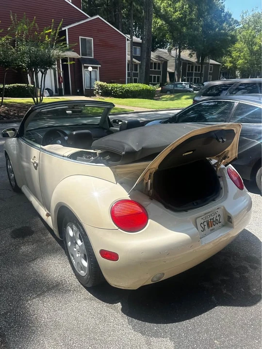 2005 Volkswagen New Beetle - Image 6 of 13