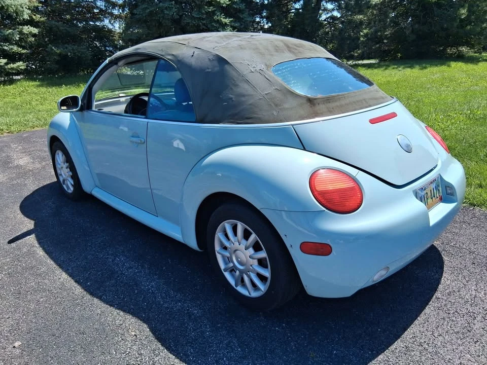 2005 Volkswagen New Beetle - Image 2 of 9