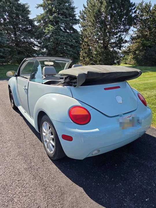 2005 Volkswagen New Beetle - Image 5 of 9