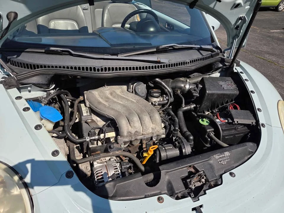 2005 Volkswagen New Beetle - Image 9 of 9
