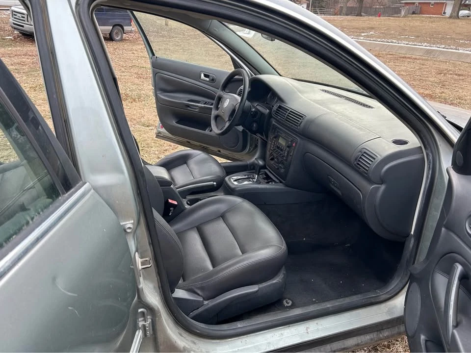 2005 Volkswagen Passat - Image 12 of 13