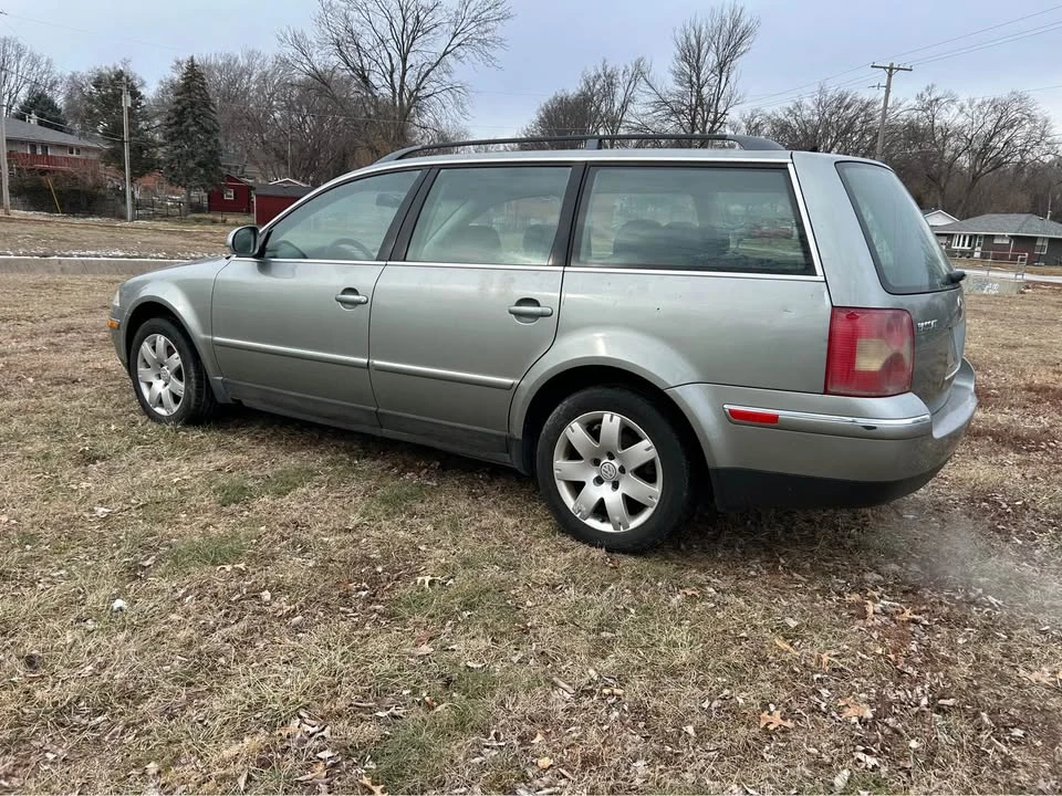 2005 Volkswagen Passat - Image 3 of 13