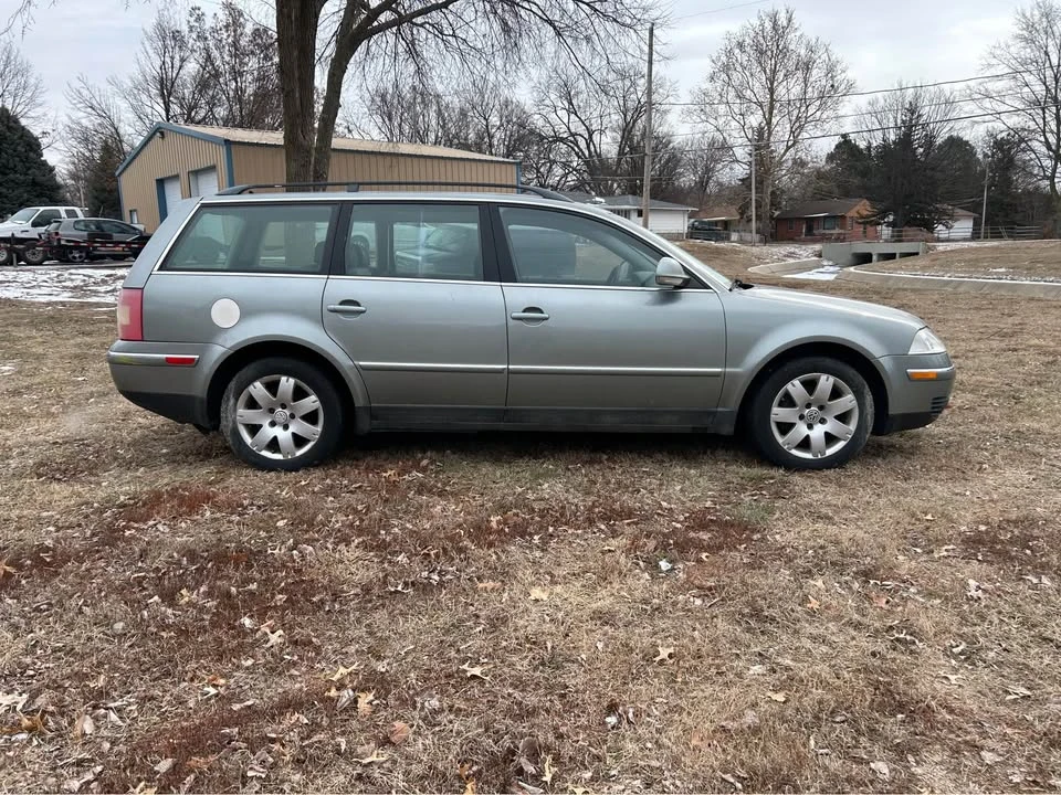 2005 Volkswagen Passat - Image 6 of 13