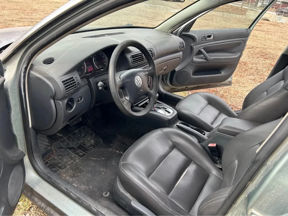 2005 Volkswagen Passat - Image 9 of 13