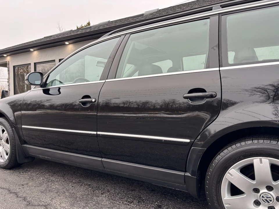 2005 Volkswagen Passat - Image 13 of 21