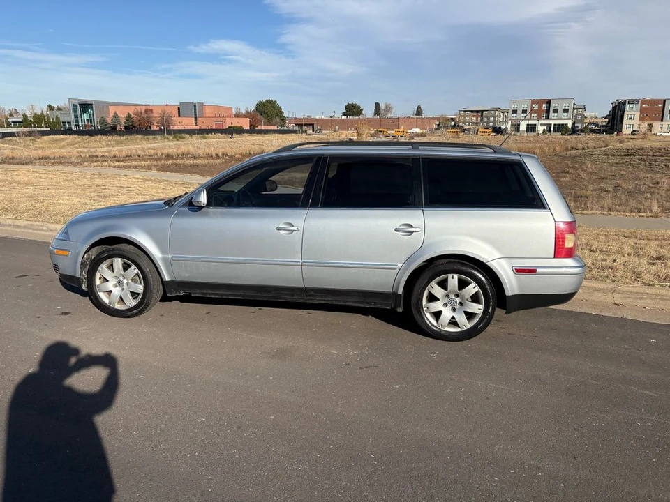 2005 Volkswagen Passat - Image 15 of 31