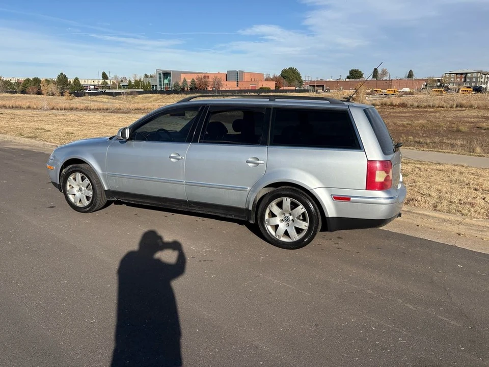 2005 Volkswagen Passat - Image 16 of 21