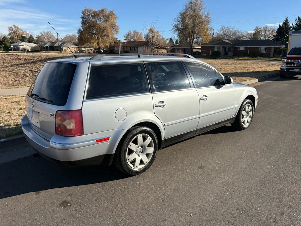 2005 Volkswagen Passat - Image 23 of 31