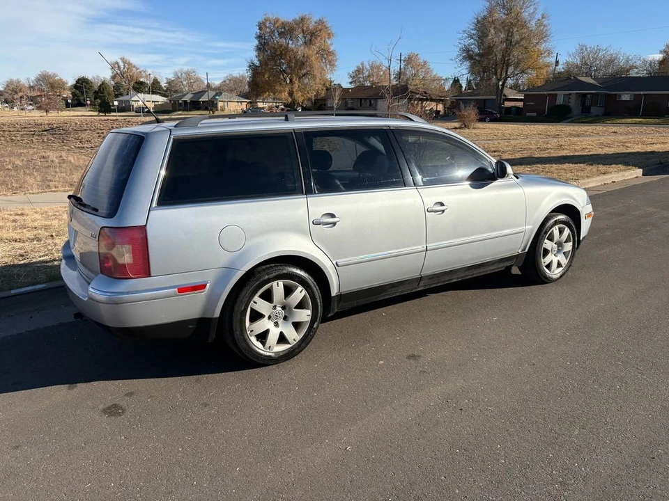 2005 Volkswagen Passat - Image 24 of 31