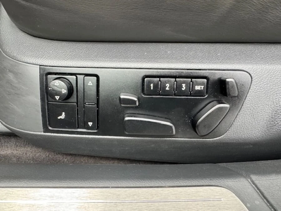 2005 Volkswagen Phaeton - Image 22 of 31