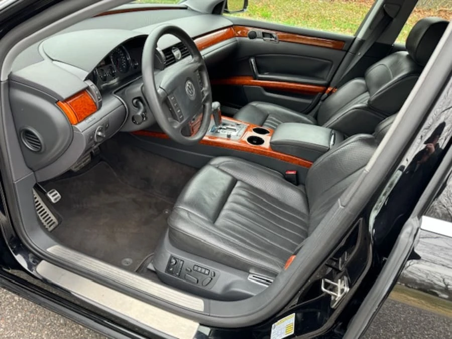 2005 Volkswagen Phaeton - Image 10 of 31