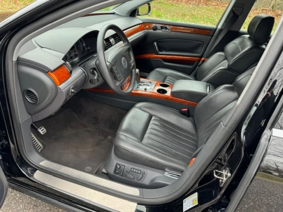 2005 Volkswagen Phaeton - Image 27 of 31