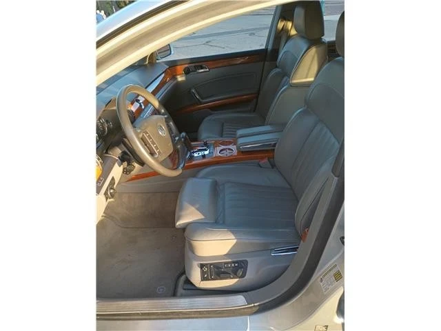 2005 Volkswagen Phaeton - Image 2 of 21