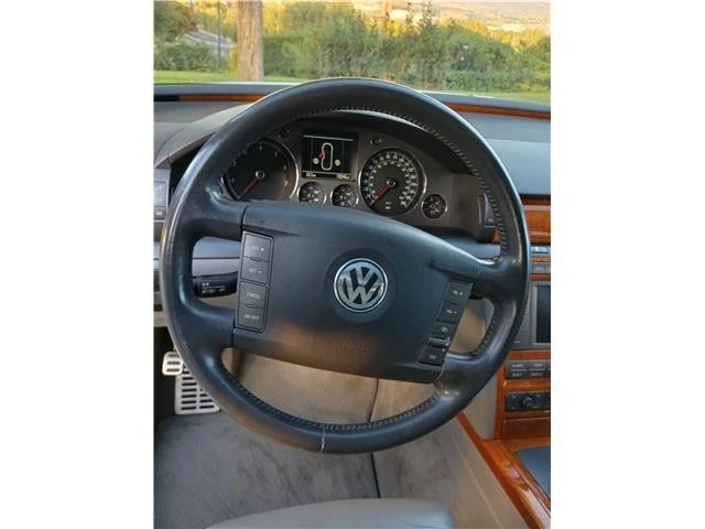 2005 Volkswagen Phaeton - Image 19 of 21