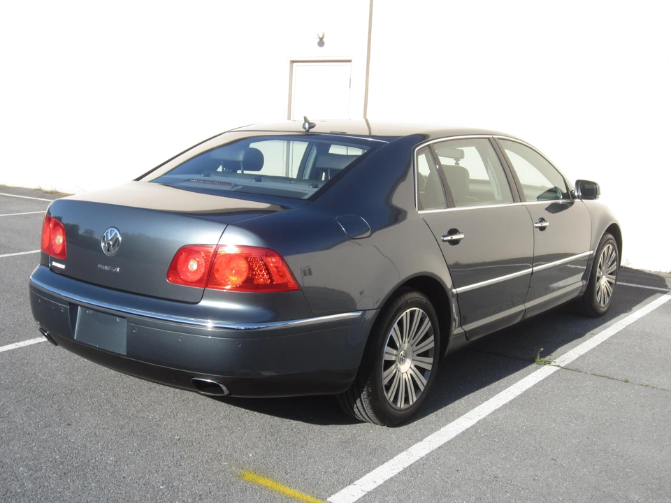 2005 Volkswagen Phaeton - Image 18 of 31
