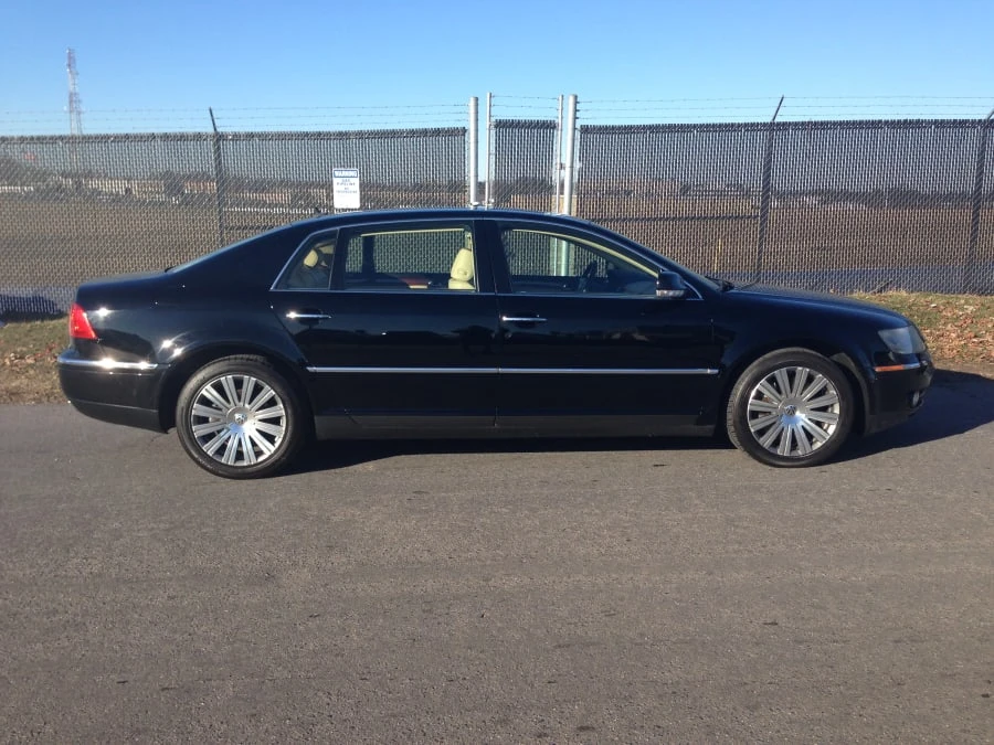 2005 Volkswagen Phaeton - Image 2 of 8