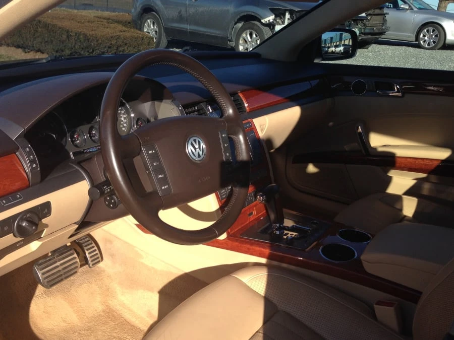 2005 Volkswagen Phaeton - Image 3 of 8