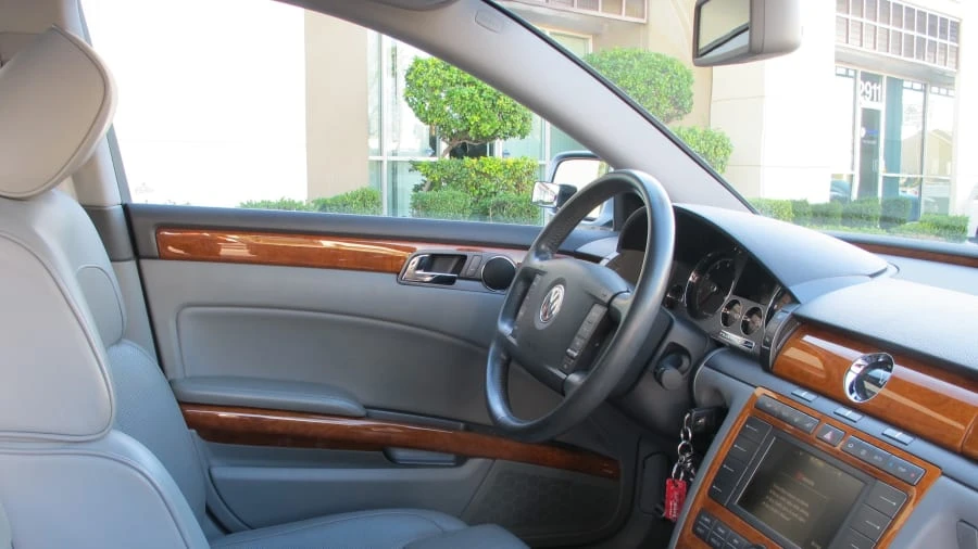 2005 Volkswagen Phaeton - Image 3 of 11