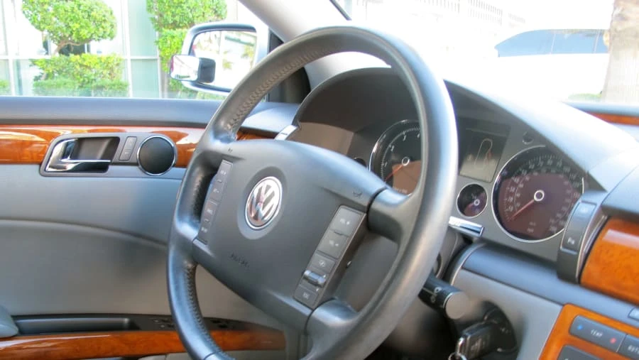2005 Volkswagen Phaeton - Image 4 of 11