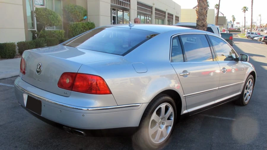 2005 Volkswagen Phaeton - Image 10 of 11