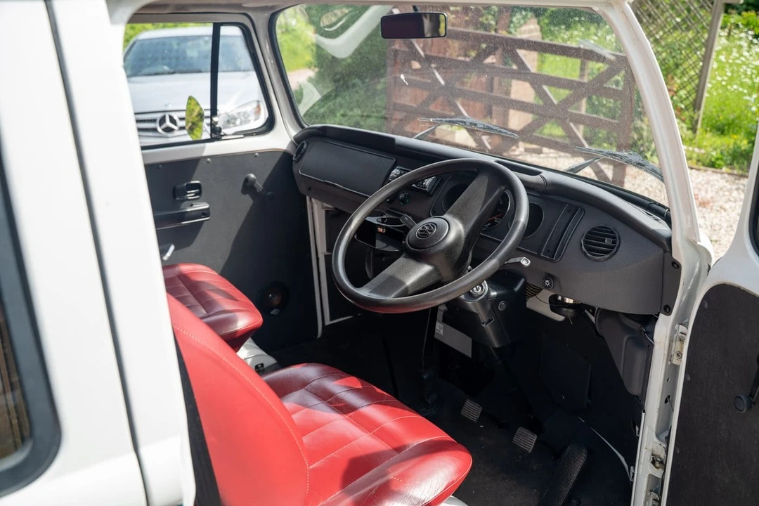 2005 Volkswagen Type 2 - Image 13 of 30