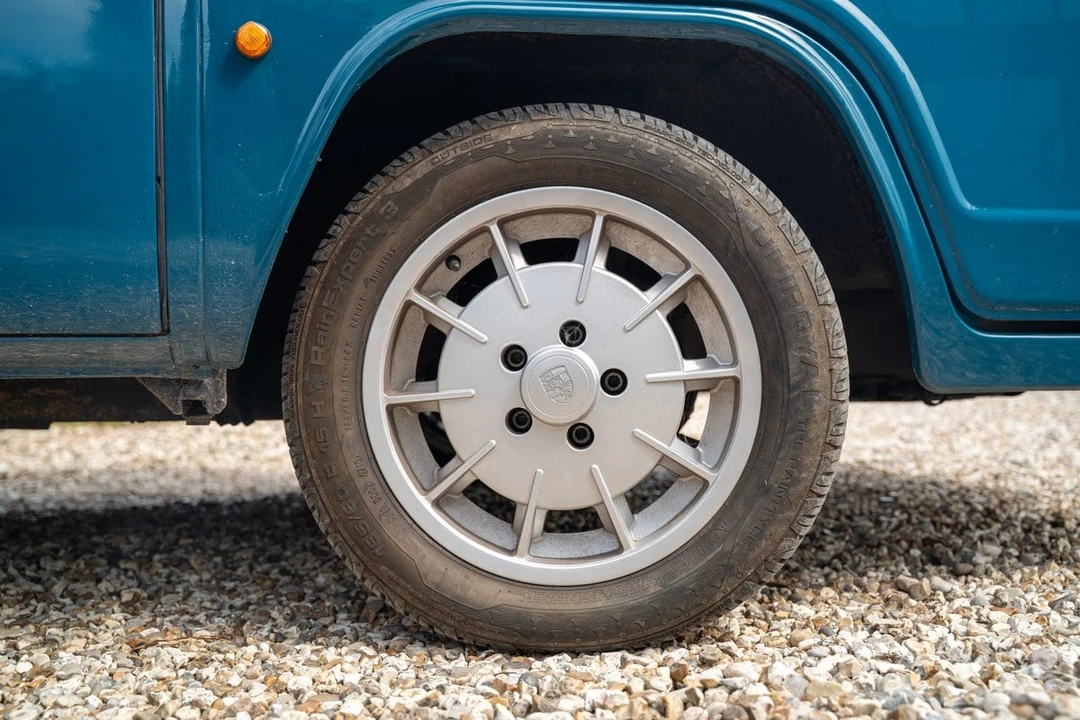 2005 Volkswagen Type 2 - Image 9 of 30