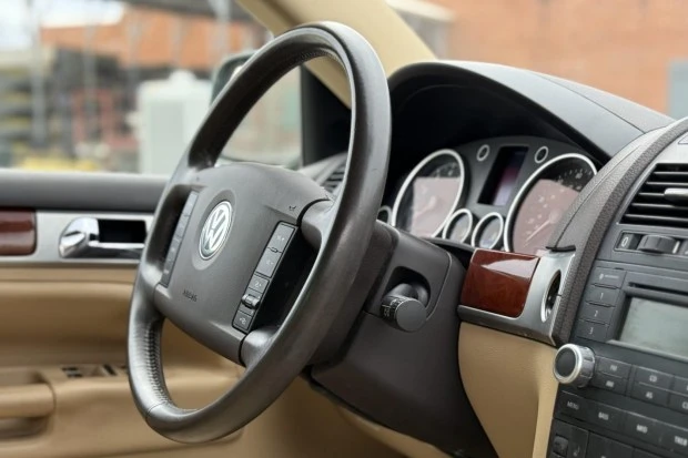 2005 Volkswagen Touareg - Image 5 of 8