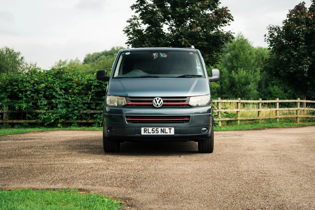 2005 Volkswagen EuroVan - Image 2 of 30