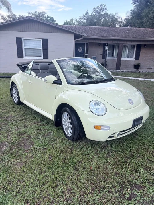 2005 Volkswagen New Beetle - Image 8 of 14