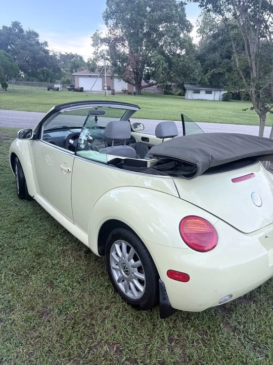 2005 Volkswagen New Beetle - Image 4 of 14