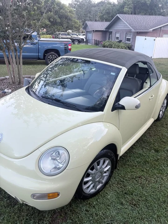 2005 Volkswagen New Beetle - Image 11 of 14