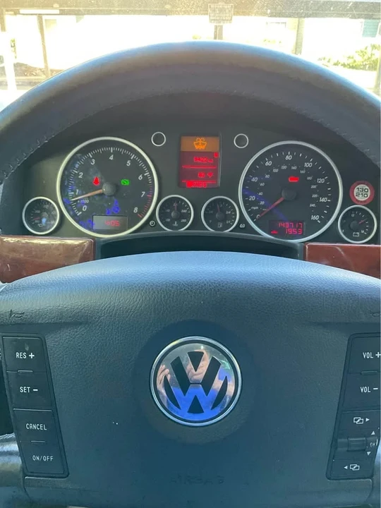 2005 Volkswagen Touareg - Image 2 of 3