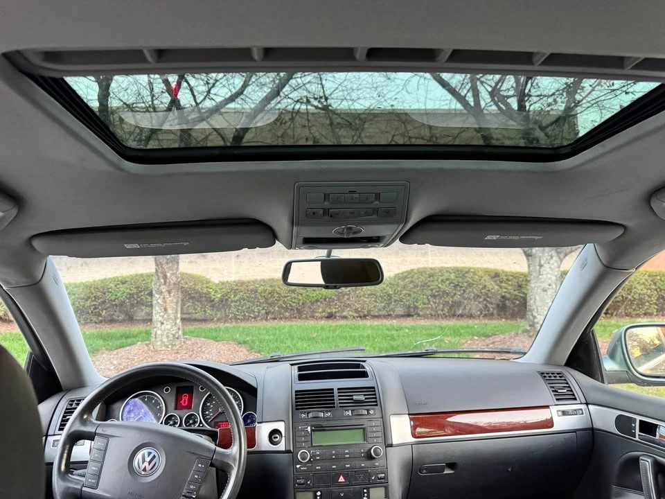 2005 Volkswagen Touareg - Image 10 of 11